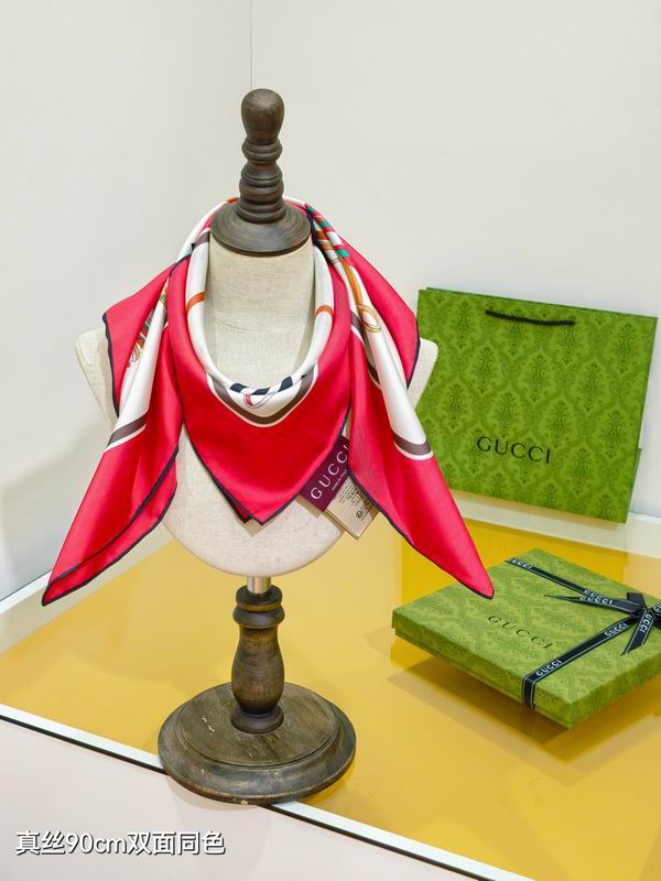 Gucci silk scarf 90X90cm E081945